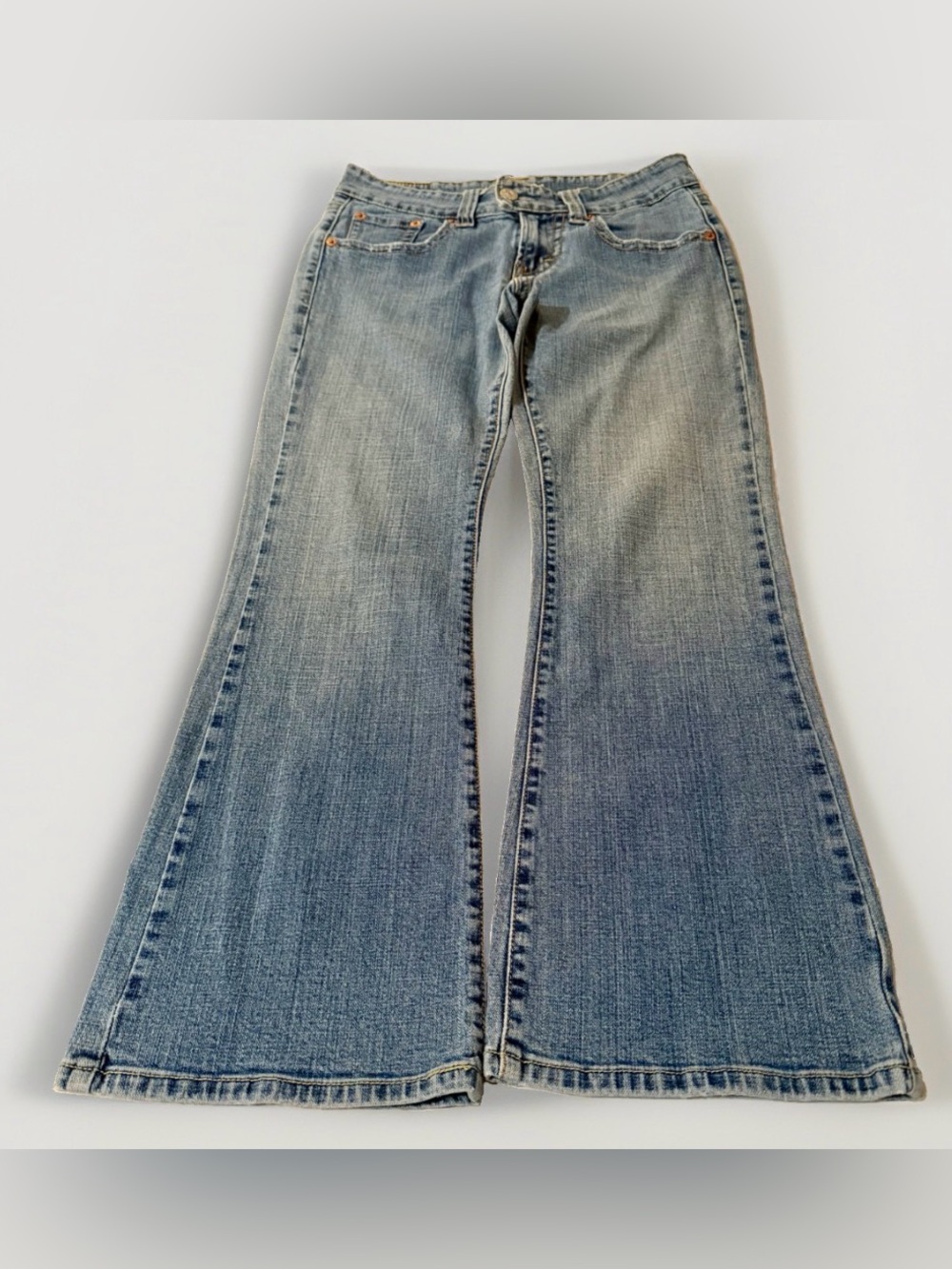 Vintage Y2K Levi’s 542 Low Flare Jeans Women’s Sz 8 30x29 Blue 2006 Distressed